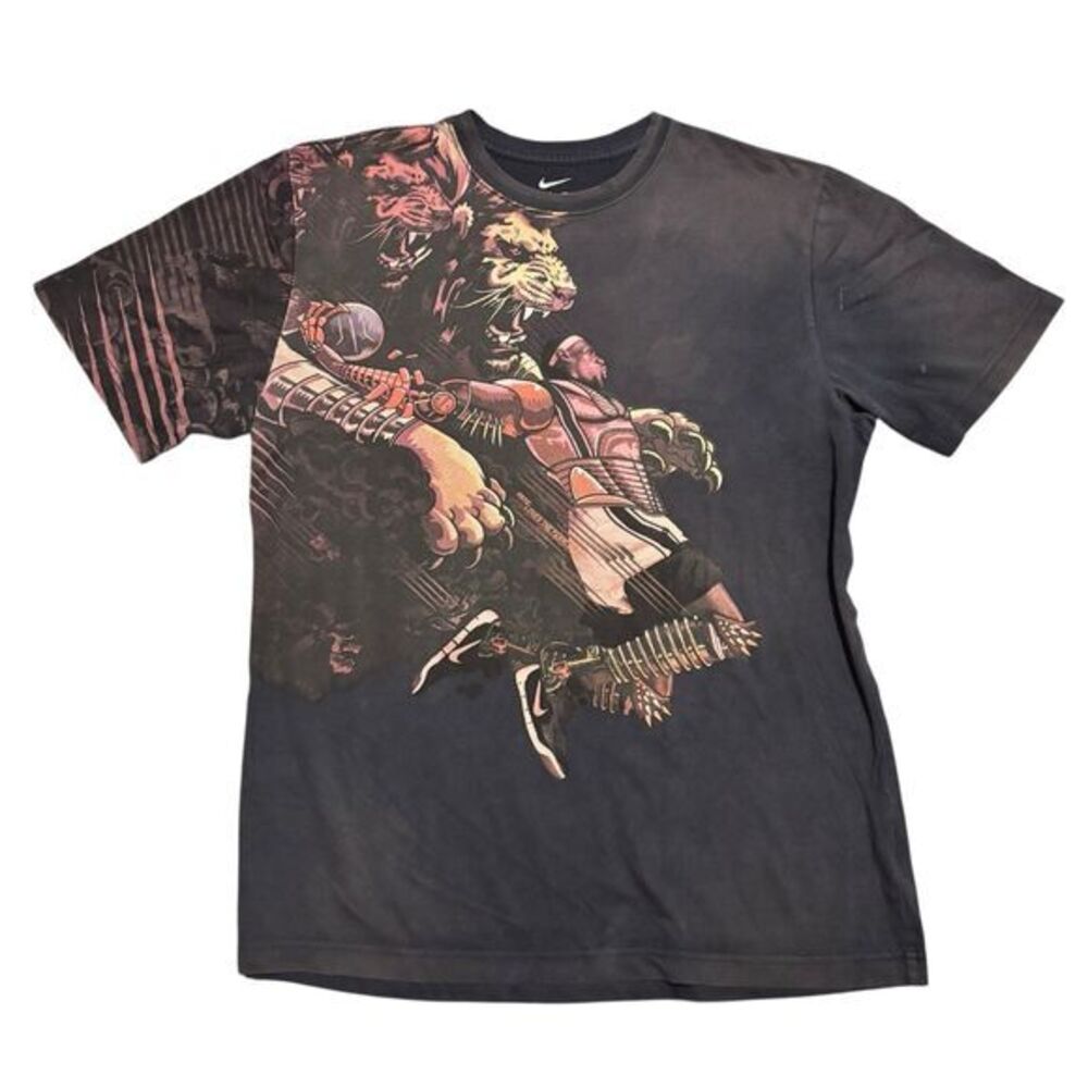 Nike Dri-Fit Lebron James Fate Loves the‎ Fearless Lion Black T-Shirt L